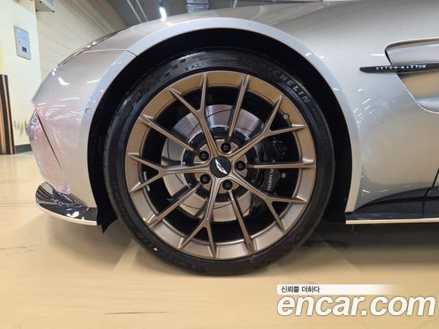 Aston Martin 밴티지 2세대 4.0 V8 купе, 2025 7