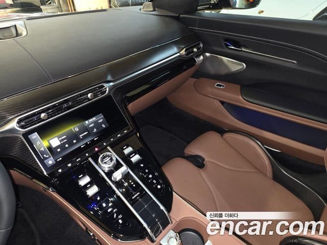 Aston Martin 밴티지 2세대 4.0 V8 купе, 2025 9