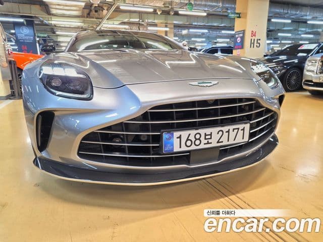 Aston Martin 밴티지 2세대 4.0 V8 купе, 2025 11