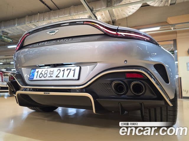 Aston Martin 밴티지 2세대 4.0 V8 купе, 2025 14