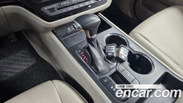 Kia The / новый New Carnival Luxury, 2019 9