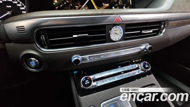 Genesis G90 Premium Luxury, 2019 15