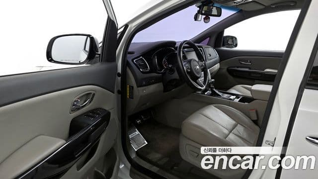 Kia All New Carnival Noblesse, 2017 10