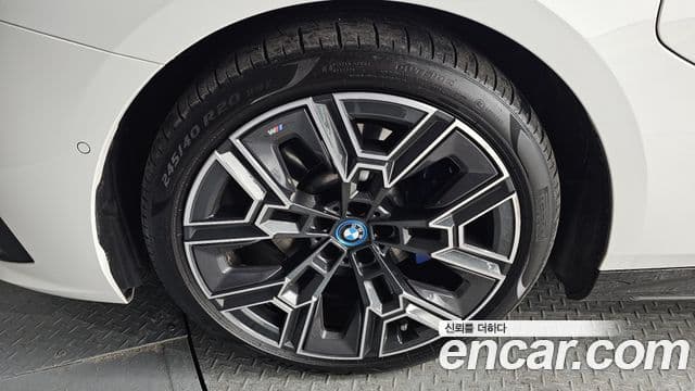 BMW 5시리즈 (G60) 530e xDrive M Sport, 2025 все фото