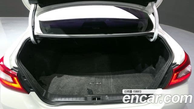 Nissan 알티마 L33, 2017 20