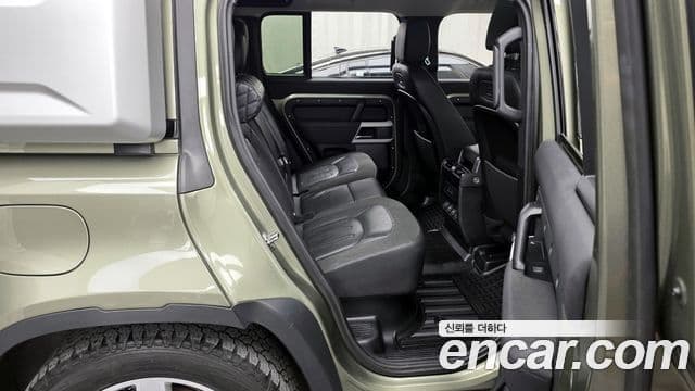 Land Rover Defender (L663) 110 D240 SE, 2020 12