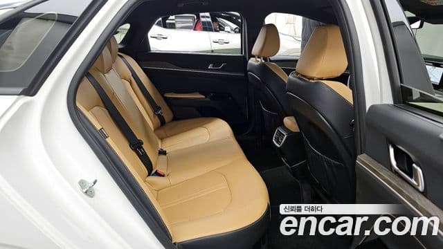 Kia K5 гибрид 3세대 Noblesse, 2023 13