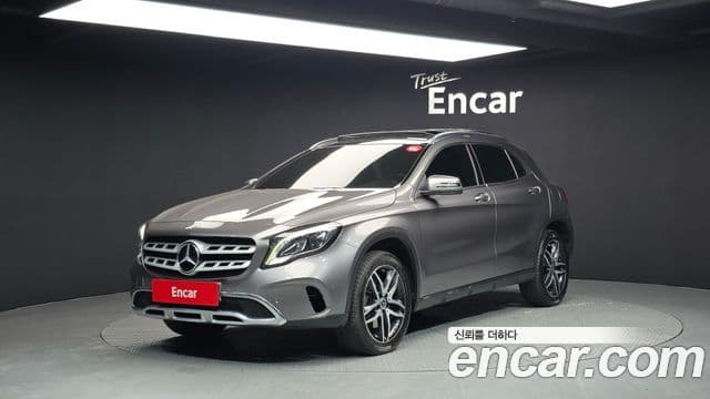 Mercedes-Benz GLA-класс X156 Premium, 2018 1