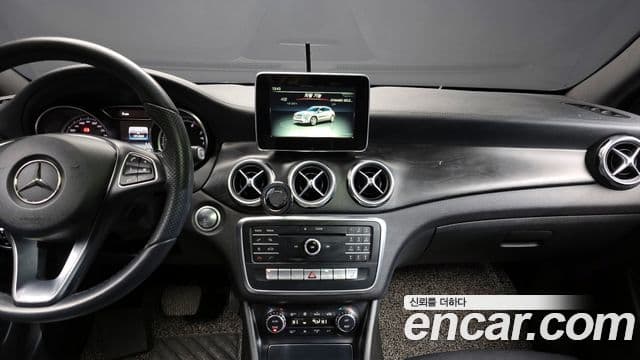 Mercedes-Benz GLA-класс X156 Premium, 2018 14