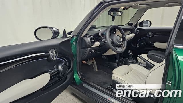 Mini Cooper S 3세대, 2023 10