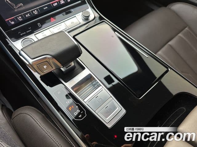 Audi A8 (D5) 55 TFSI Quattro LWB, 2021 9