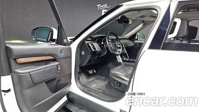 Land Rover Discovery 5 3.0 TD6 Launch Edition, 2017 10