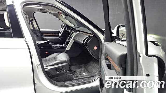 Land Rover Discovery 5 3.0 TD6 Launch Edition, 2017 11