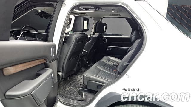 Land Rover Discovery 5 3.0 TD6 Launch Edition, 2017 12