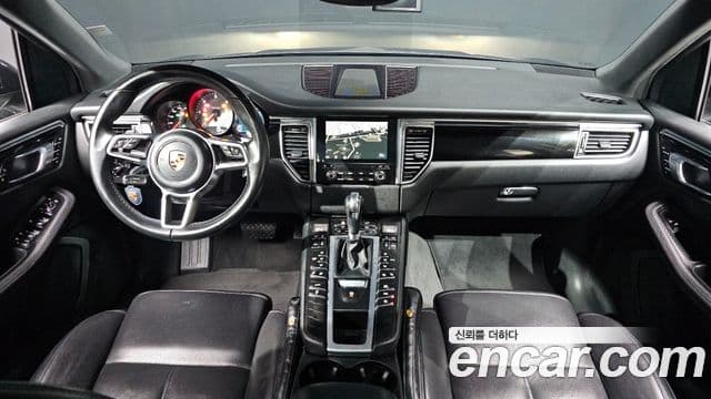 Porsche Macan 95B, 2017 7