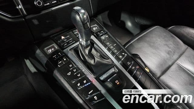 Porsche Macan 95B, 2017 9
