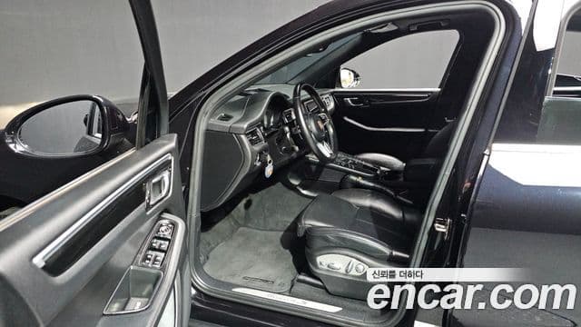 Porsche Macan 95B, 2017 10