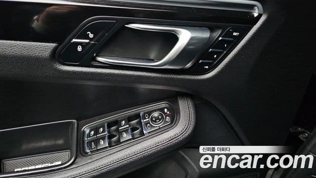 Porsche Macan 95B, 2017 15