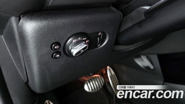 Mini Cooper 3세대, 2019 16