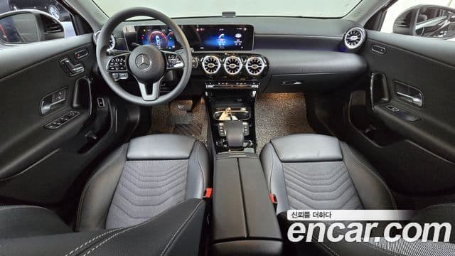 Mercedes-Benz A-класс W177 A220 седан, 2020 7