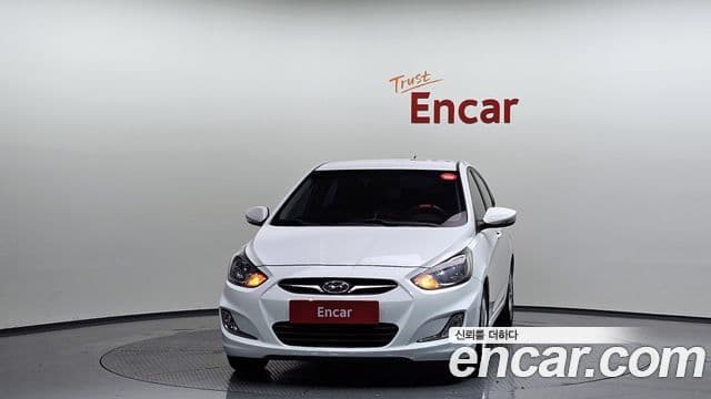 Hyundai Accent(новый кузов / новое поколение) 1.6 GDI top, 2012 3