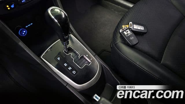 Hyundai Accent(новый кузов / новое поколение) 1.6 GDI top, 2012 9