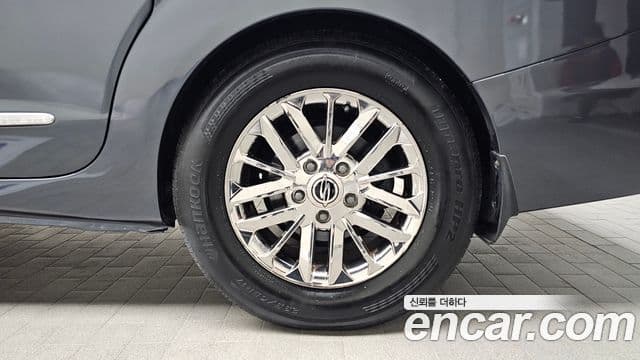 KG모빌리티(SsangYong) Korando 투리스모 4WD Extreme 9인승, 2015 все фото