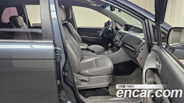 KG모빌리티(SsangYong) Korando 투리스모 4WD Extreme 9인승, 2015 11