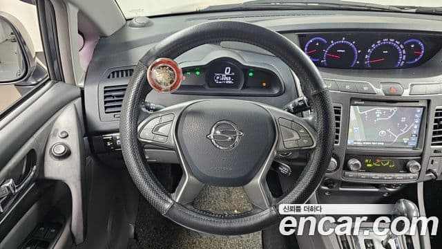 KG모빌리티(SsangYong) Korando 투리스모 4WD Extreme 9인승, 2015 13