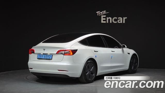 Tesla модель 3 Standard Range Plus, 2020 2