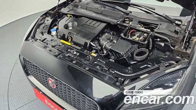 Jaguar E-PACE D180 S, 2019 6