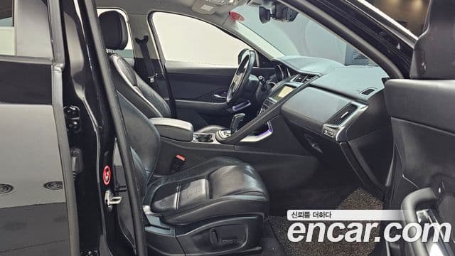 Jaguar E-PACE D180 S, 2019 10