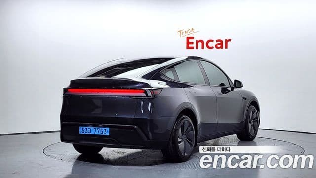 Tesla модель Y, 2025 2