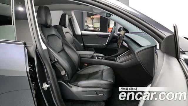 Tesla модель Y, 2025 11