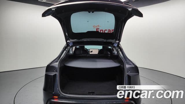 Tesla модель Y, 2025 20