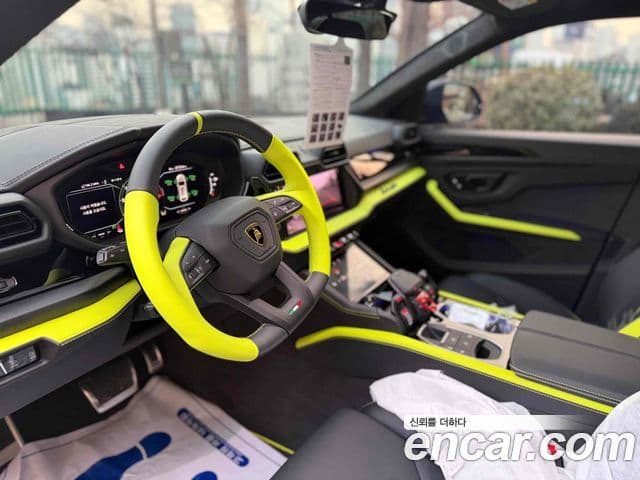 Lamborghini Urus 4.0 V8 SE, 2026 8