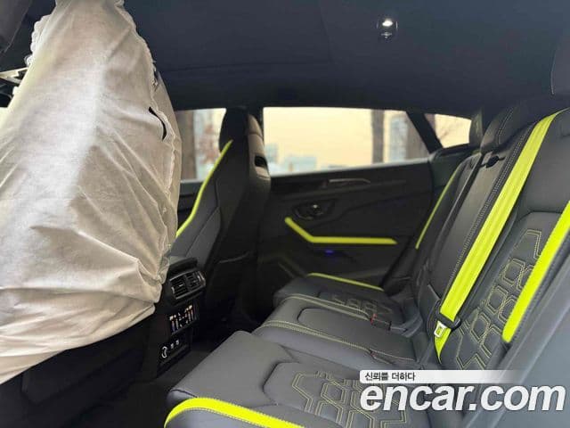 Lamborghini Urus 4.0 V8 SE, 2026 13