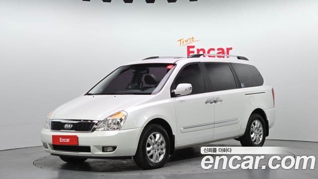 Kia Carnival R Premium, 2013 1