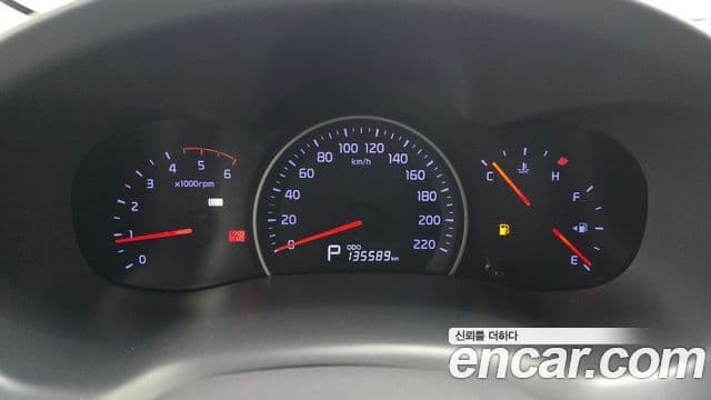 Kia Carnival R Premium, 2013 8