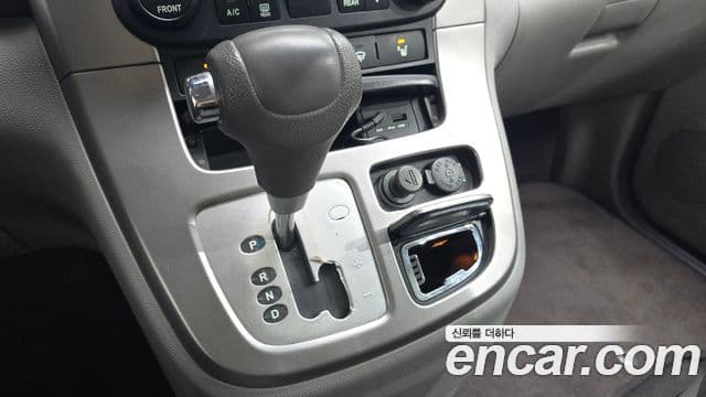 Kia Carnival R Premium, 2013 9