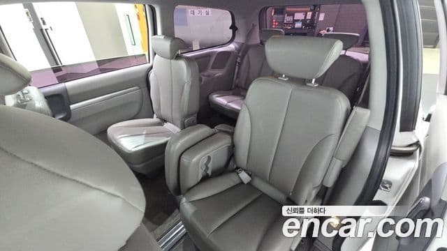 Kia Carnival R Premium, 2013 12