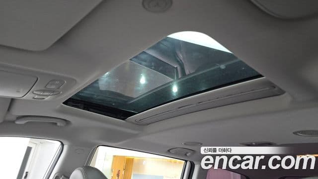 Kia Carnival R Premium, 2013 19