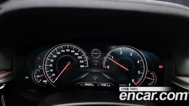 BMW 5시리즈 (G30) 520d M Sport Plus, 2017 8