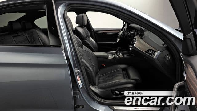 BMW 5시리즈 (G30) 520d M Sport Plus, 2017 10