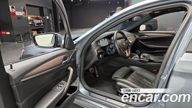 BMW 5시리즈 (G30) 520d M Sport Plus, 2017 11