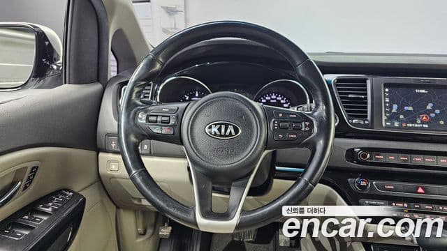 Kia All New Carnival Noblesse, 2017 13