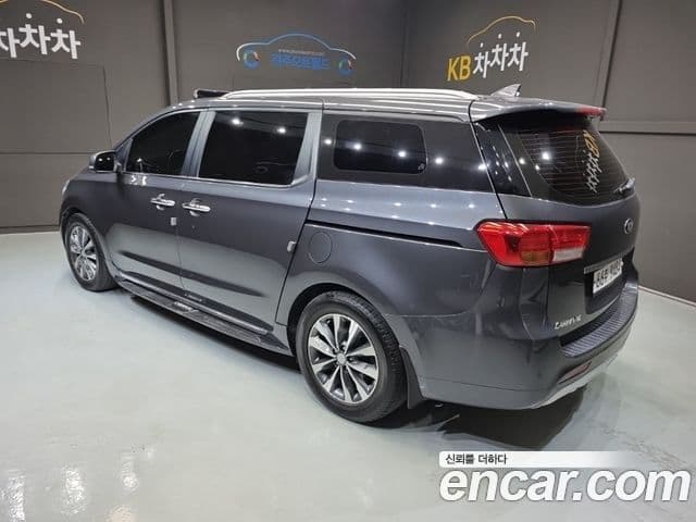 Kia All New Carnival Luxury, 2016 4