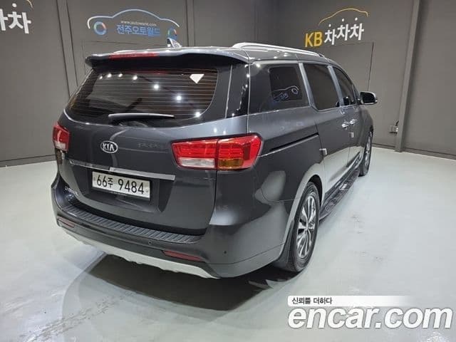 Kia All New Carnival Luxury, 2016 6