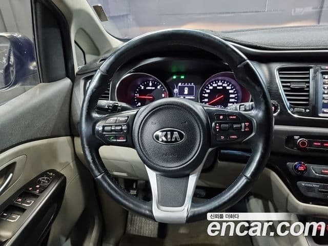 Kia All New Carnival Luxury, 2016 10