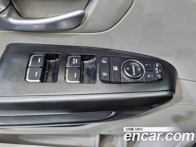 Kia All New Carnival Luxury, 2016 14